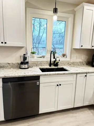 10 Sapphire Lane Nashua NH 03060