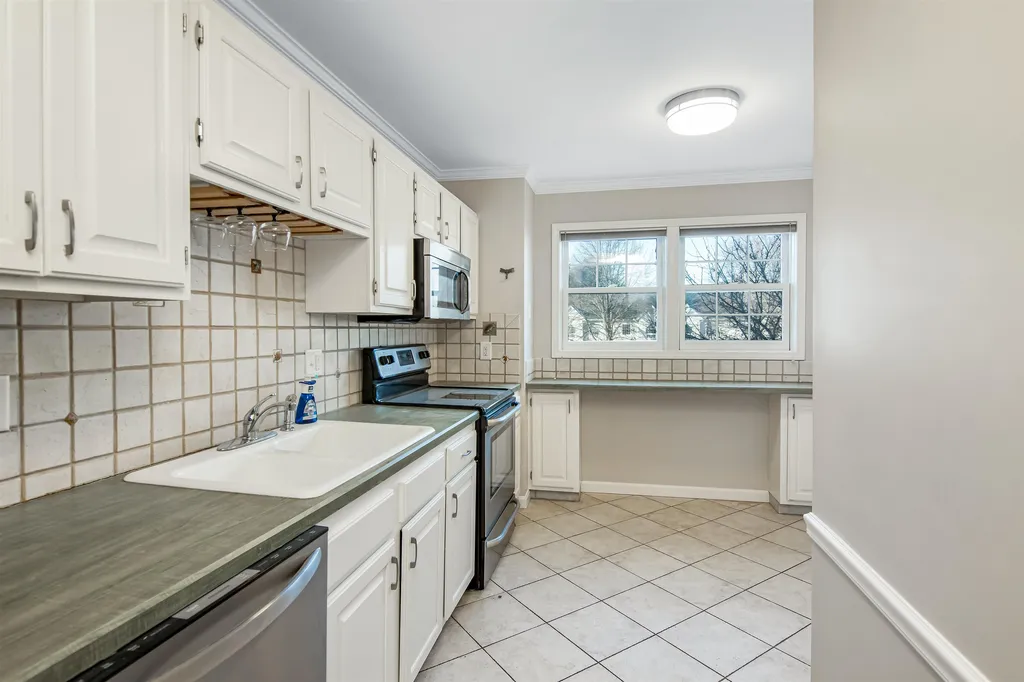 33 Harbor View Road South Burlington VT 05403
