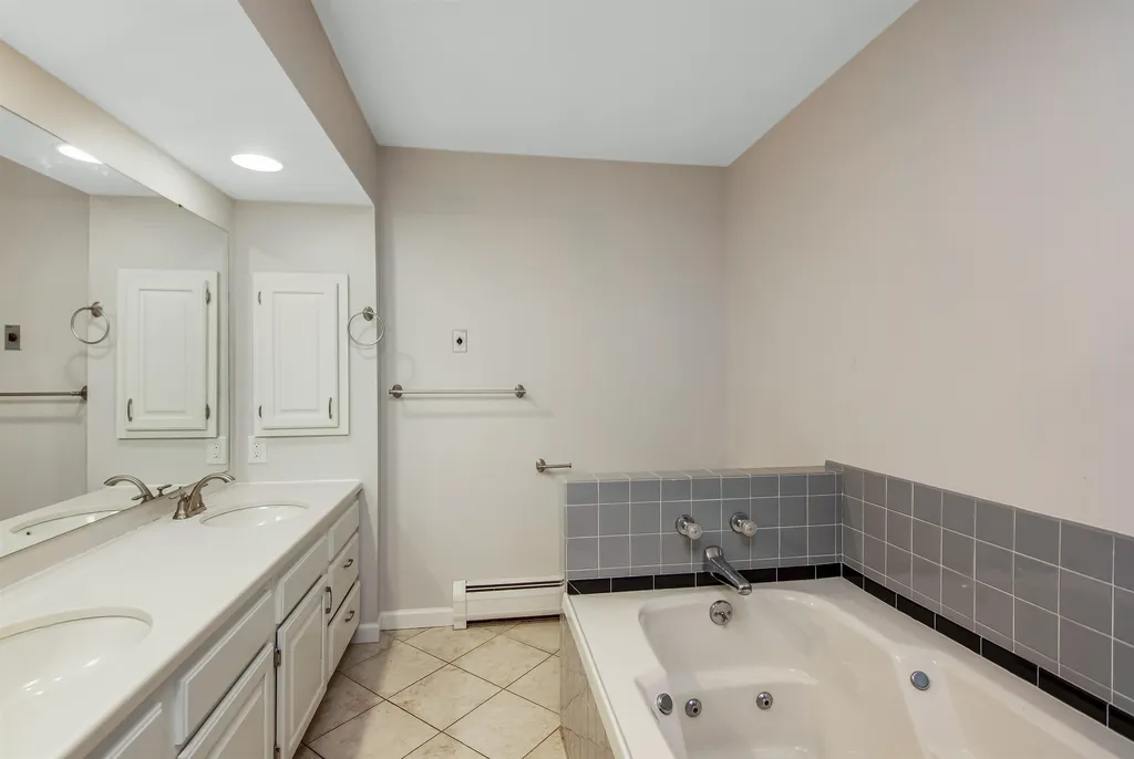 33 Harbor View Road South Burlington VT 05403