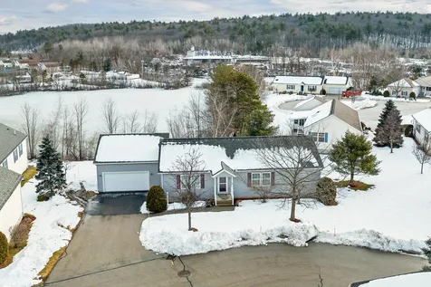 44 Moose Pond Terrace Hooksett NH 03106