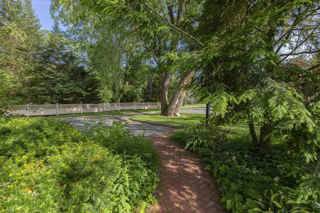 85 Dartmouth College Highway Lyme NH 03768