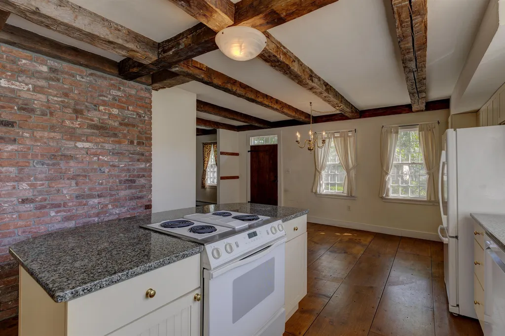 85 Dartmouth College Highway Lyme NH 03768