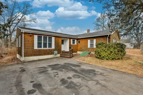 8 Macgregor Avenue Salem NH 03079