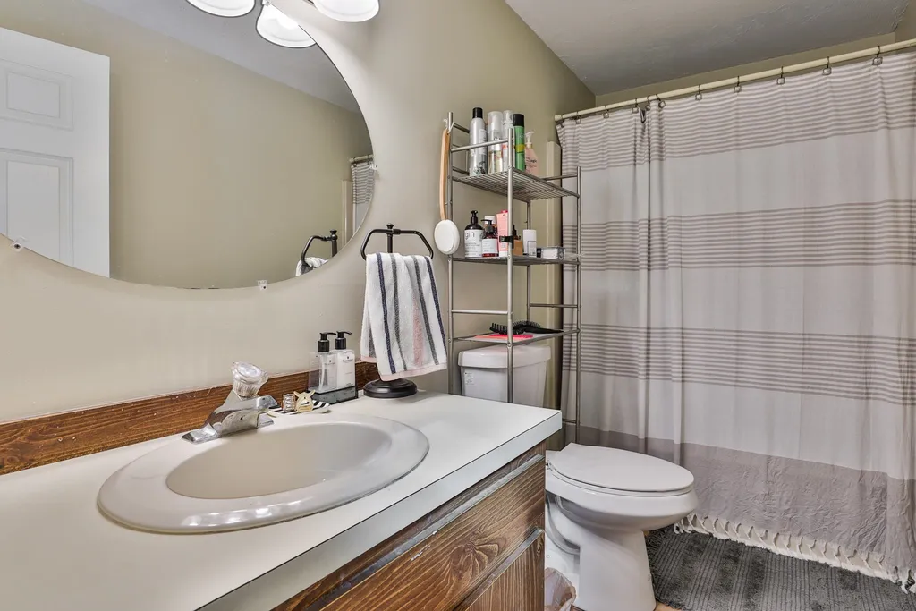 15b David Drive Hudson NH 03051