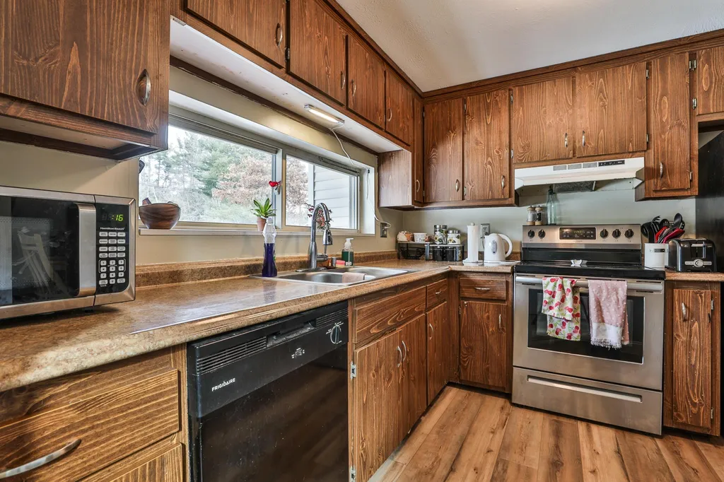 15b David Drive Hudson NH 03051