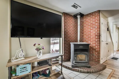 15b David Drive Hudson NH 03051