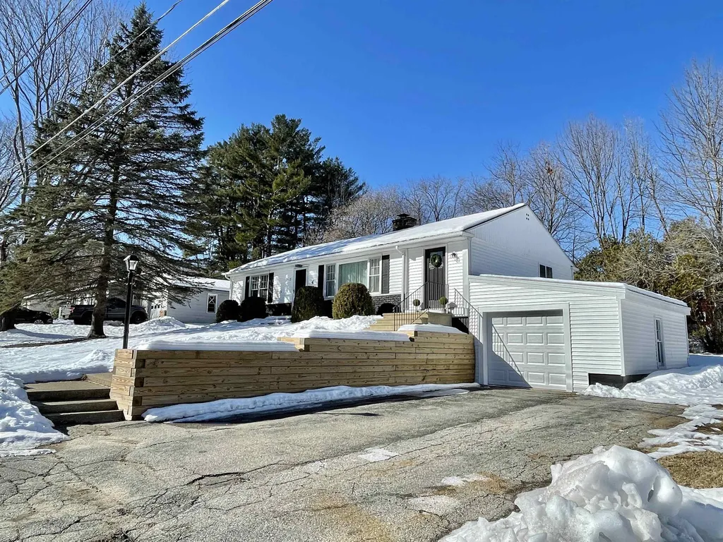 4 Thomas Street Rochester NH 03867
