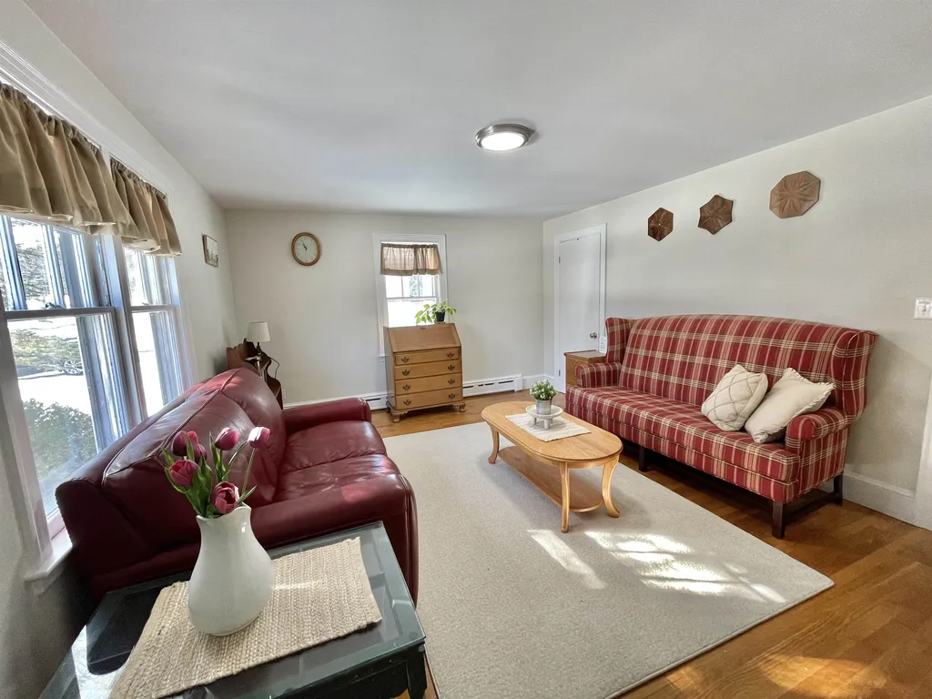 4 Thomas Street Rochester NH 03867