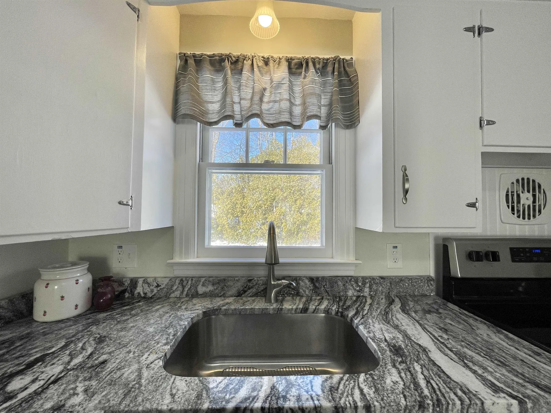 4 Thomas Street Rochester NH 03867