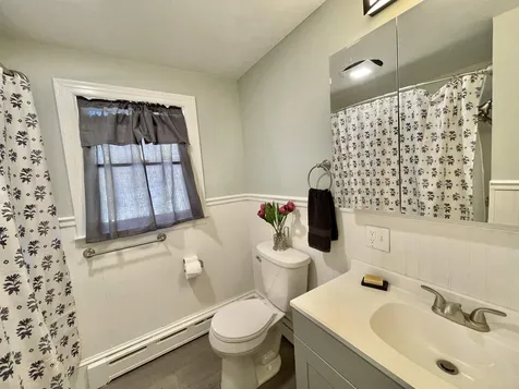 4 Thomas Street Rochester NH 03867