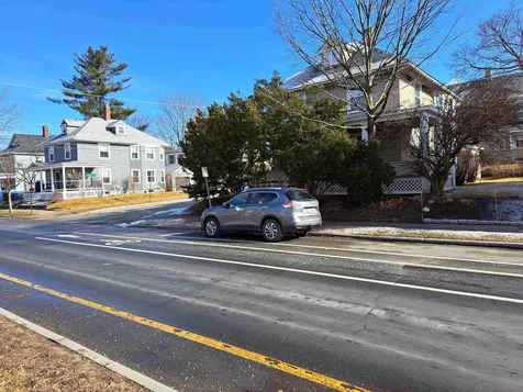 715 Maple Street Manchester NH 03104