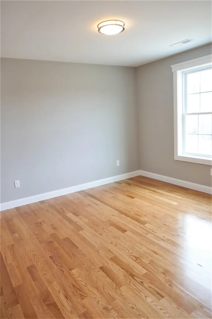 304 Straw Road Manchester NH 03102