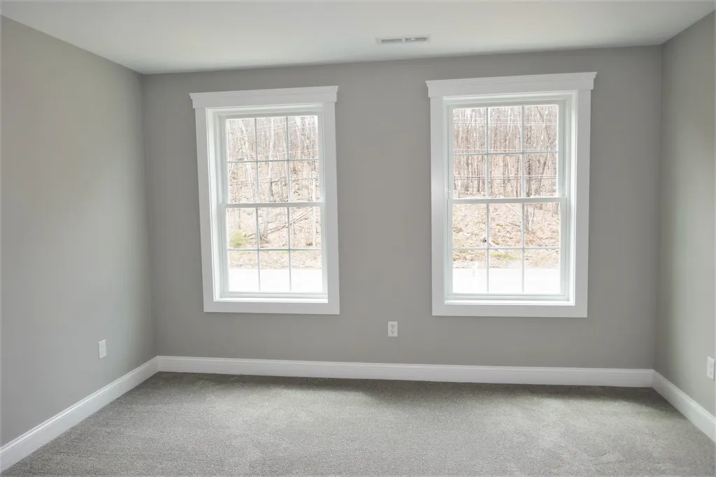 304 Straw Road Manchester NH 03102