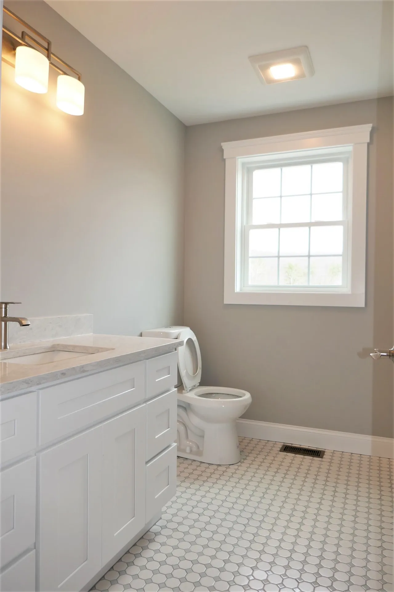 304 Straw Road Manchester NH 03102