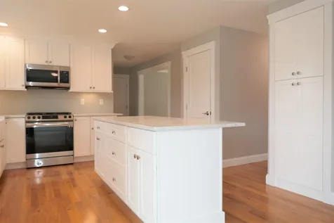 304 Straw Road Manchester NH 03102