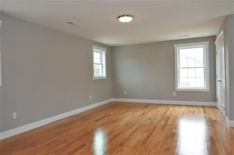 304 Straw Road Manchester NH 03102