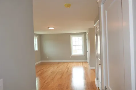 304 Straw Road Manchester NH 03102