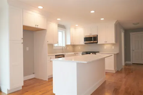 304 Straw Road Manchester NH 03102