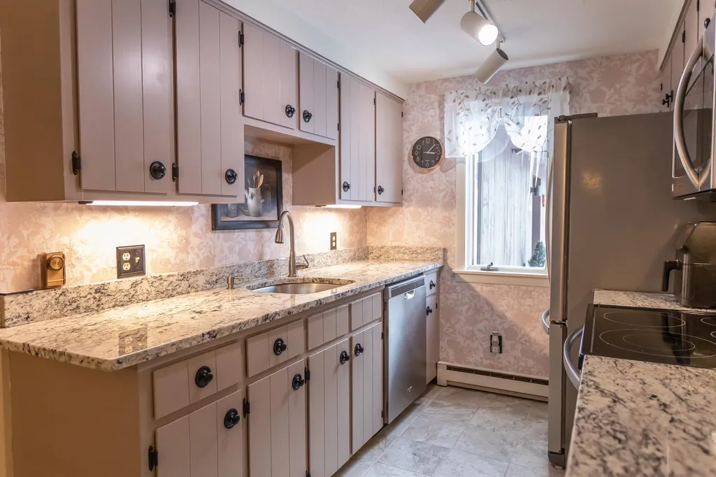 60 College Overlook Grantham NH 03753