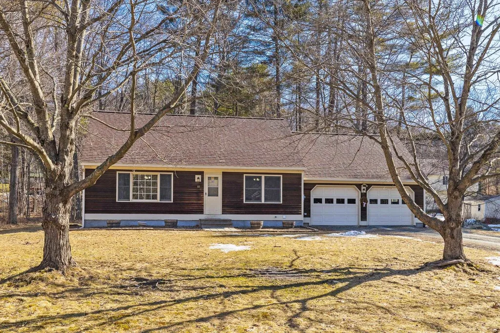 10 Cottage Circle Lebanon NH 03784