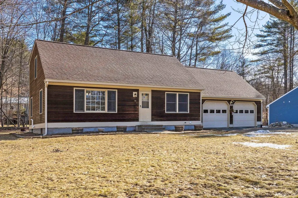 10 Cottage Circle Lebanon NH 03784