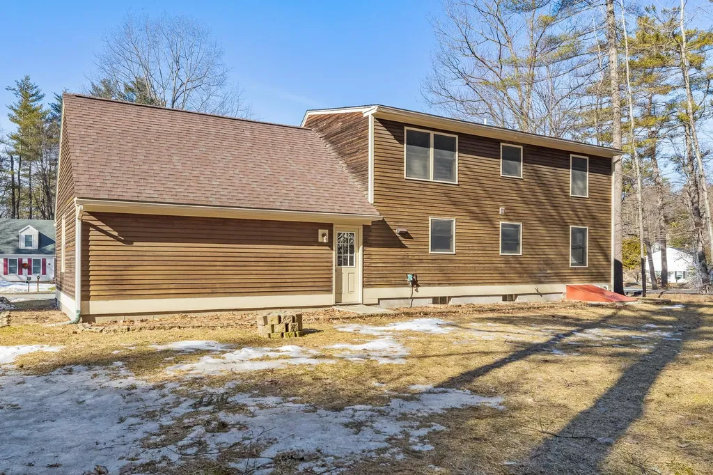 10 Cottage Circle Lebanon NH 03784