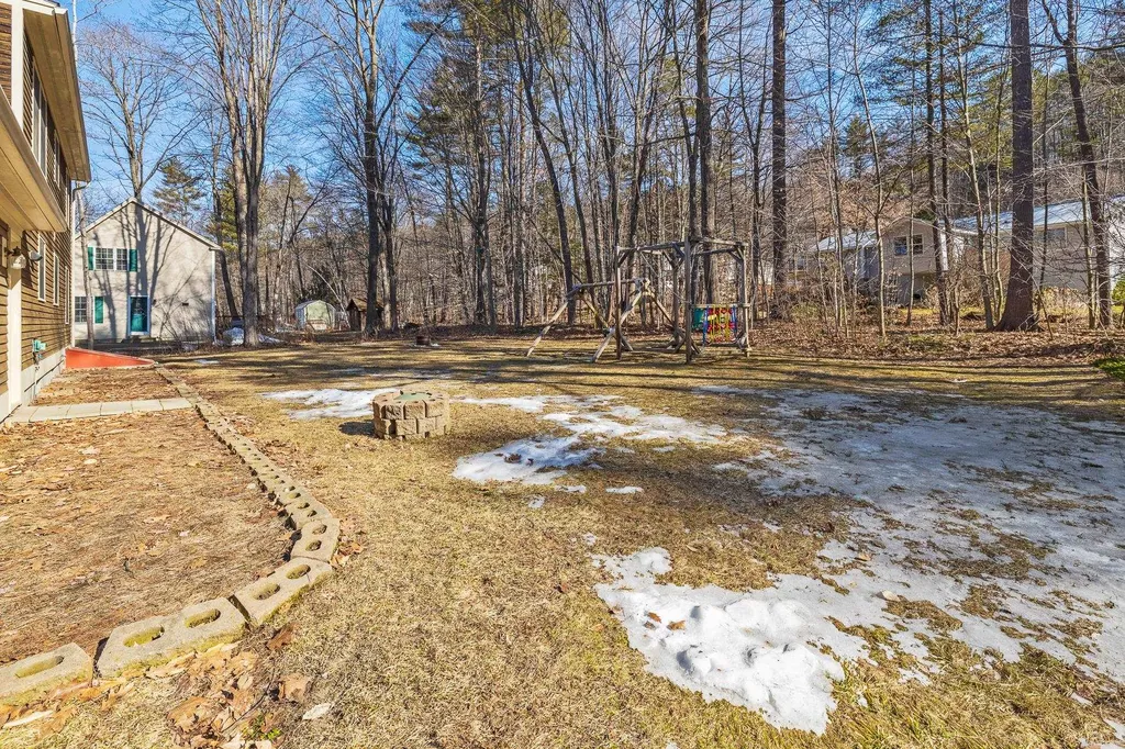 10 Cottage Circle Lebanon NH 03784