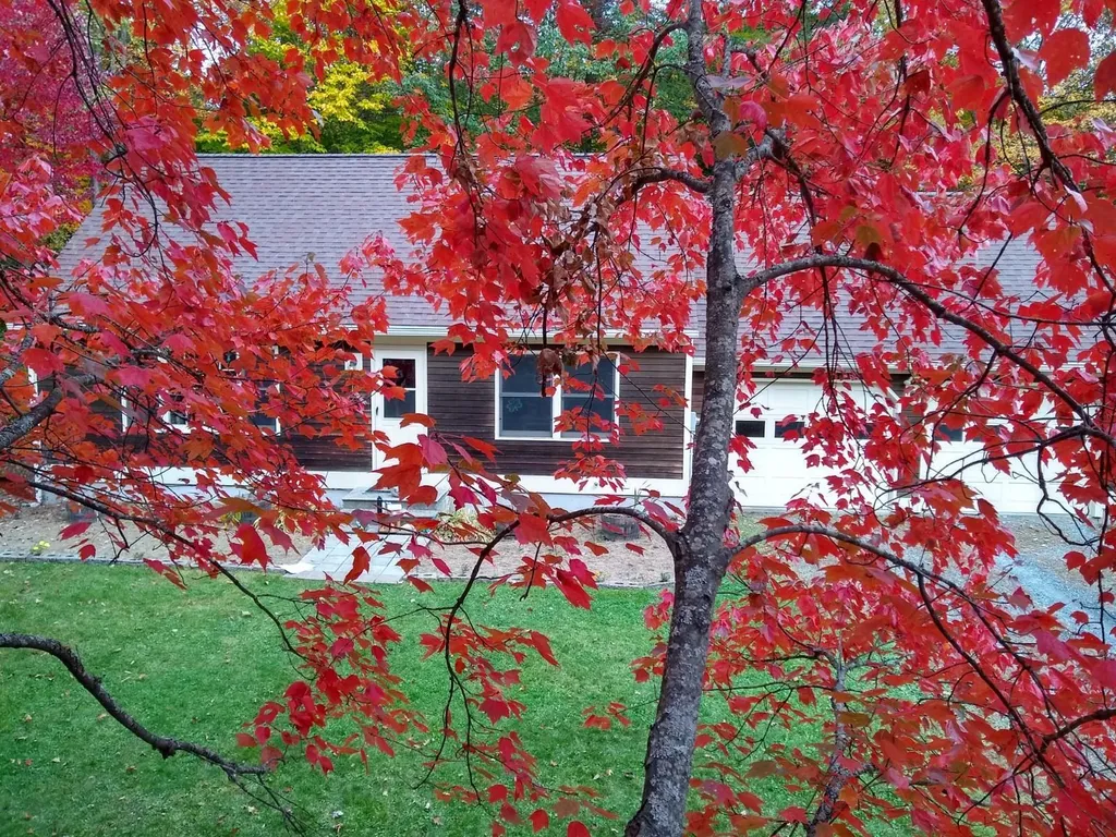 10 Cottage Circle Lebanon NH 03784