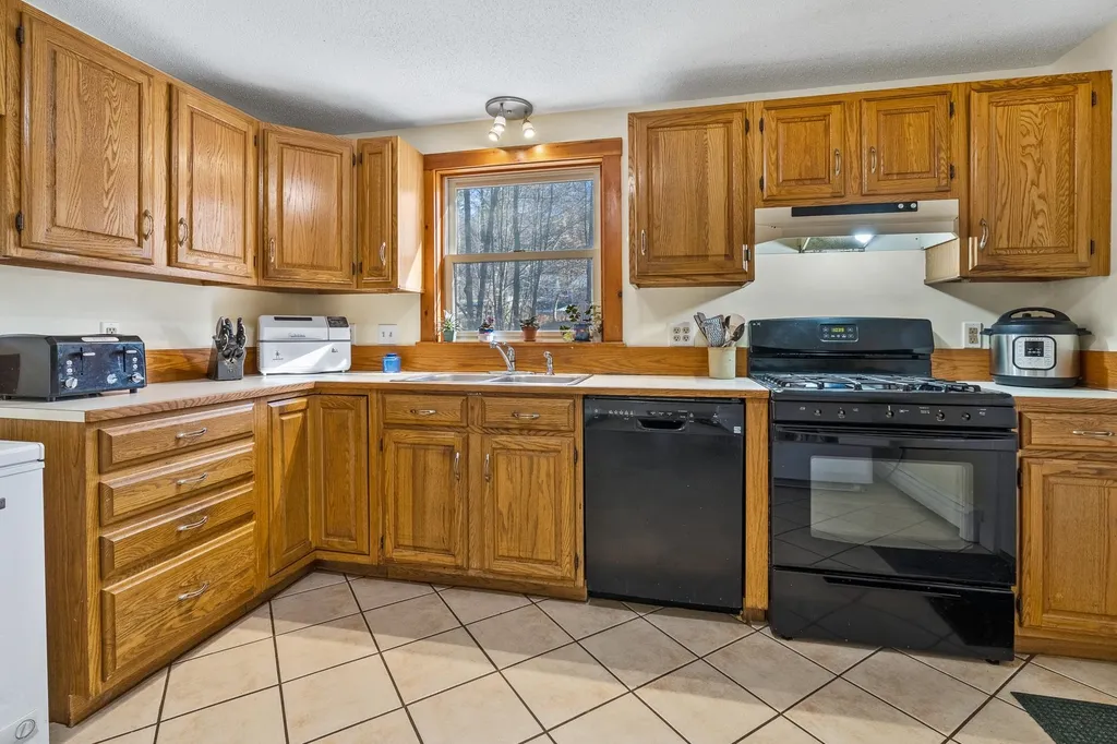 10 Cottage Circle Lebanon NH 03784