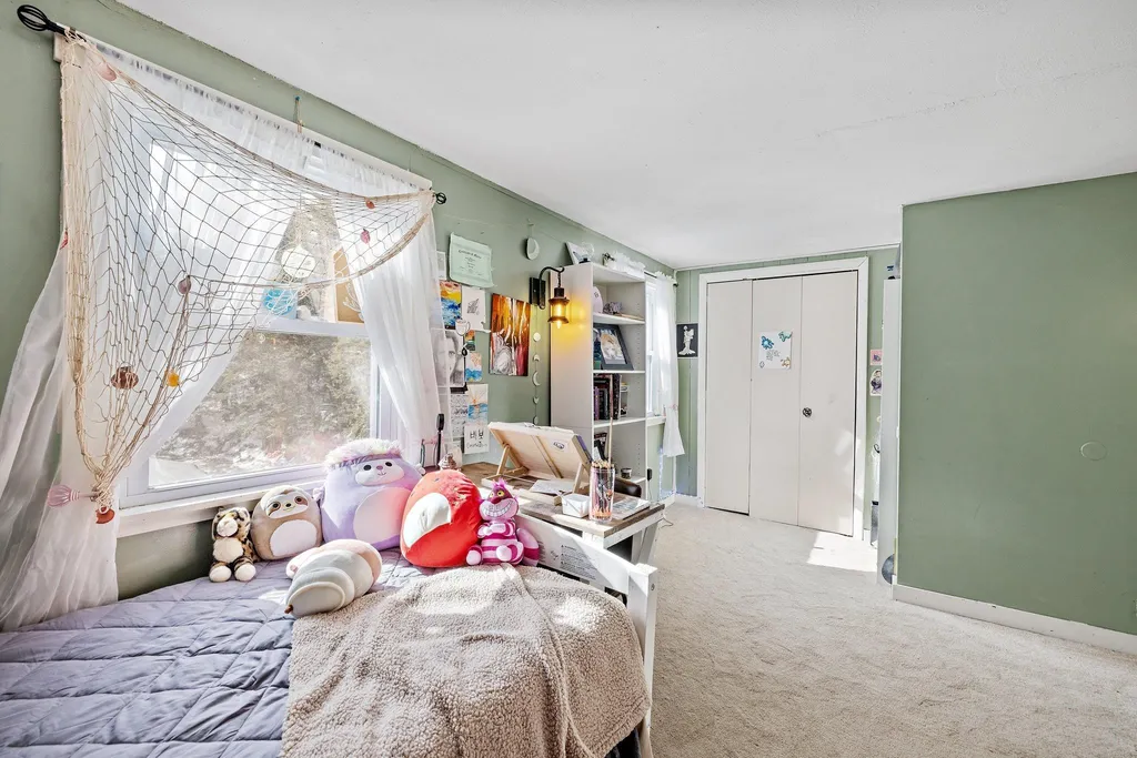 17 New Colony Road Orange NH 03741