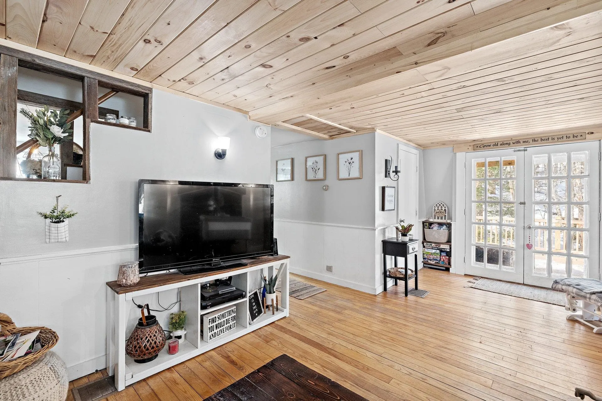 17 New Colony Road Orange NH 03741