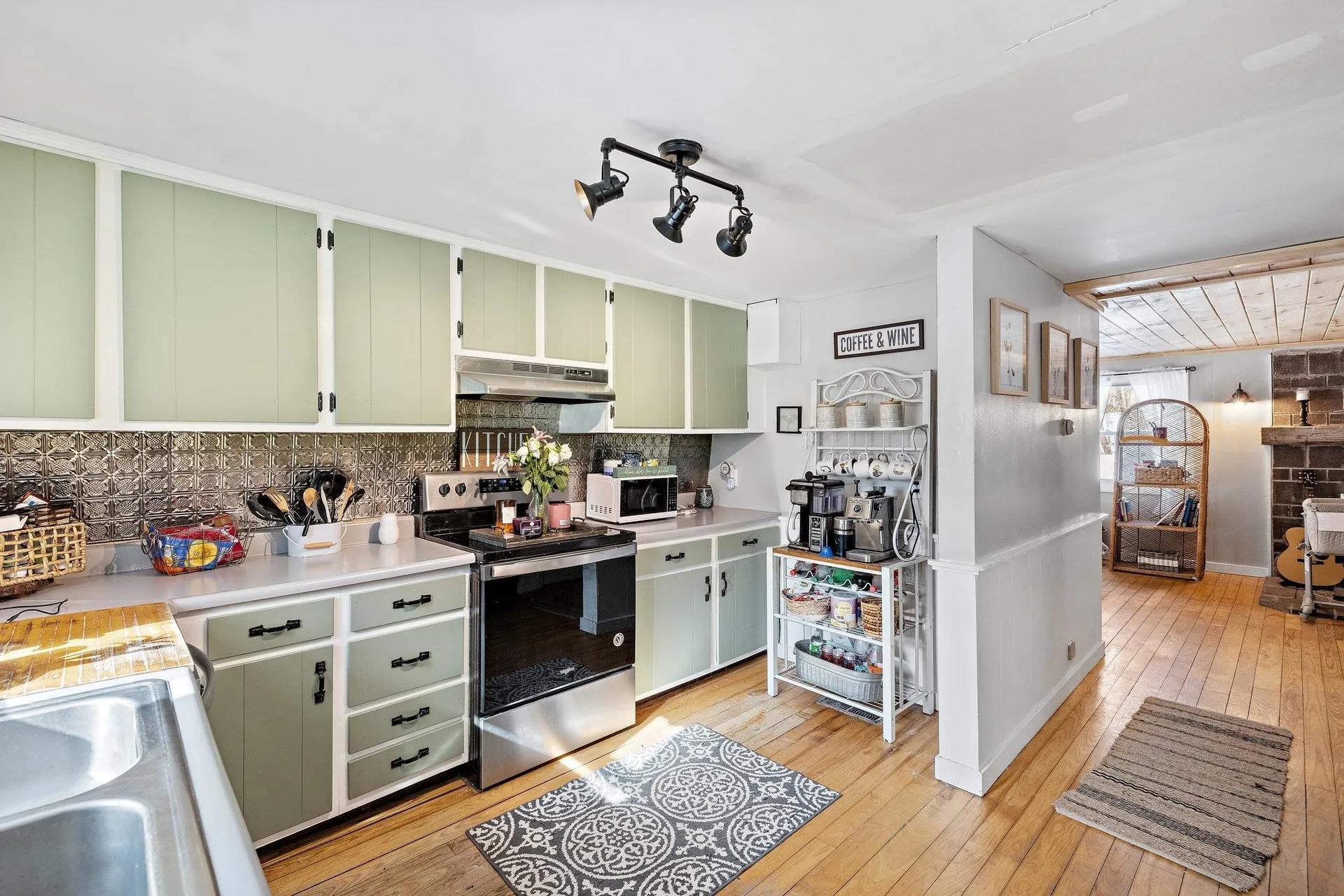17 New Colony Road Orange NH 03741