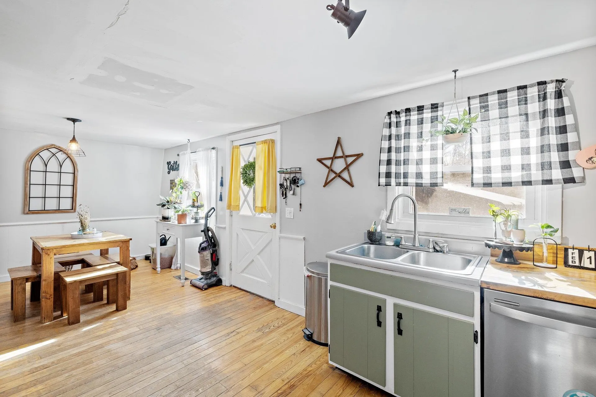 17 New Colony Road Orange NH 03741
