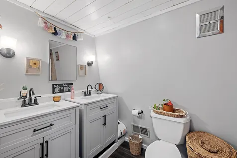 17 New Colony Road Orange NH 03741