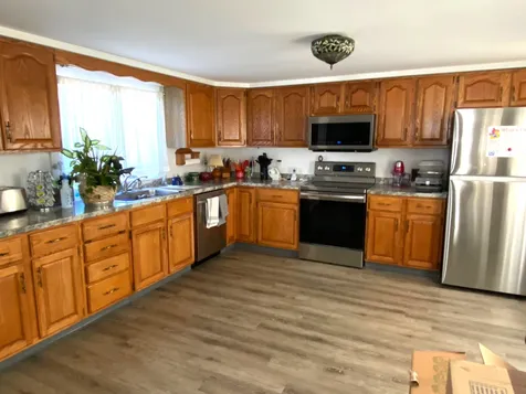217 Pine Hill Road Nashua NH 03063