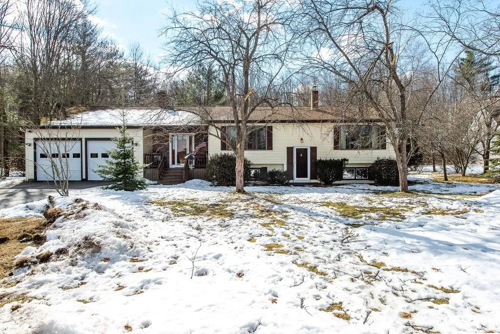 176 General John Sullivan Way Rollinsford NH 03869