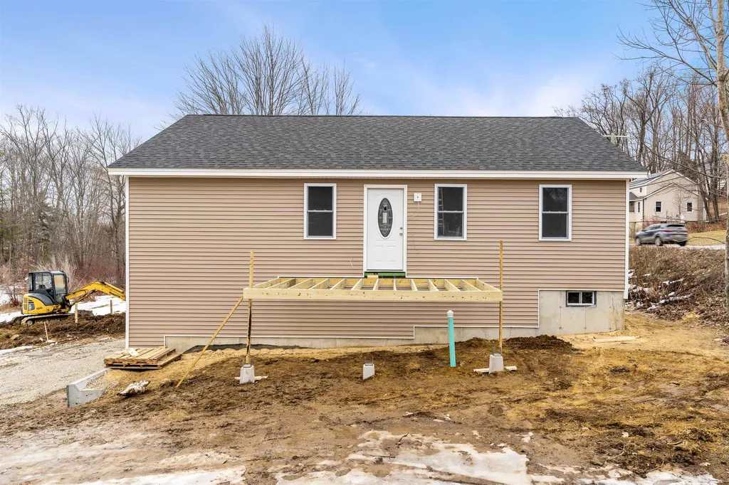 46 Clark Street Pittsfield NH 03263
