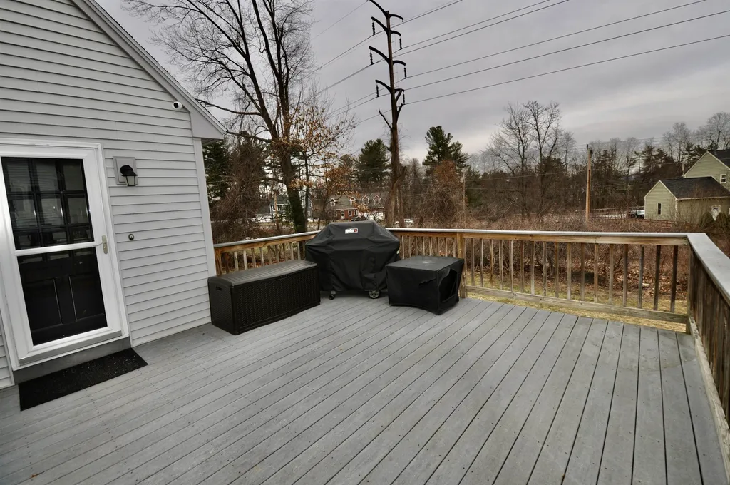 14 Timberline Drive Nashua NH 03062