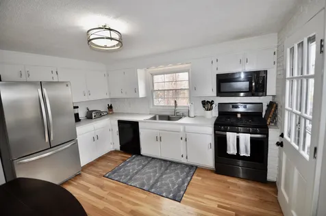14 Timberline Drive Nashua NH 03062
