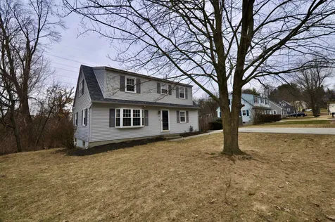 14 Timberline Drive Nashua NH 03062