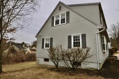 14 Timberline Drive Nashua NH 03062