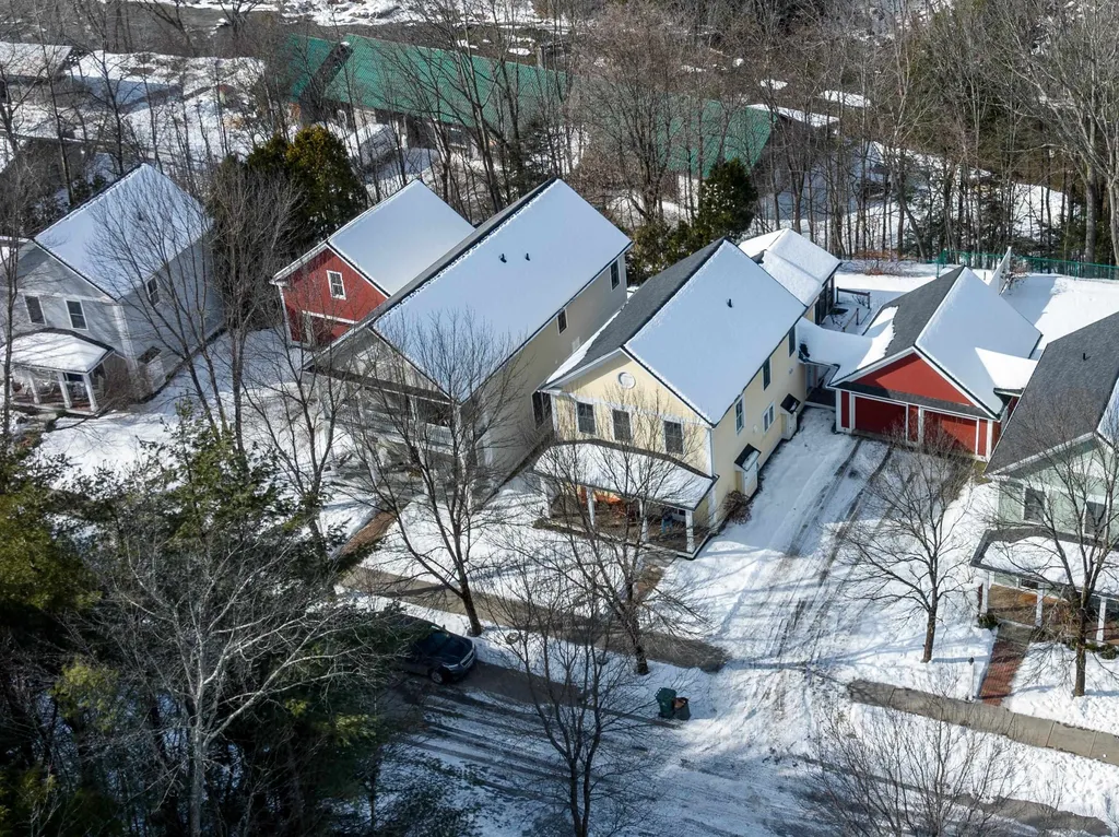 82 Palisades Street Stowe VT 05672