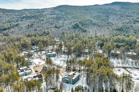 15E Seasons At Attitash Bartlett NH 03812