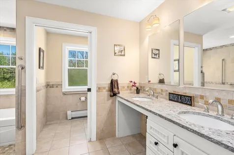 164 Bartlett Drive Weare NH 03281