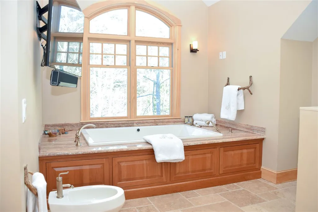 74 Bearfoot Creek Road Bartlett NH 03812