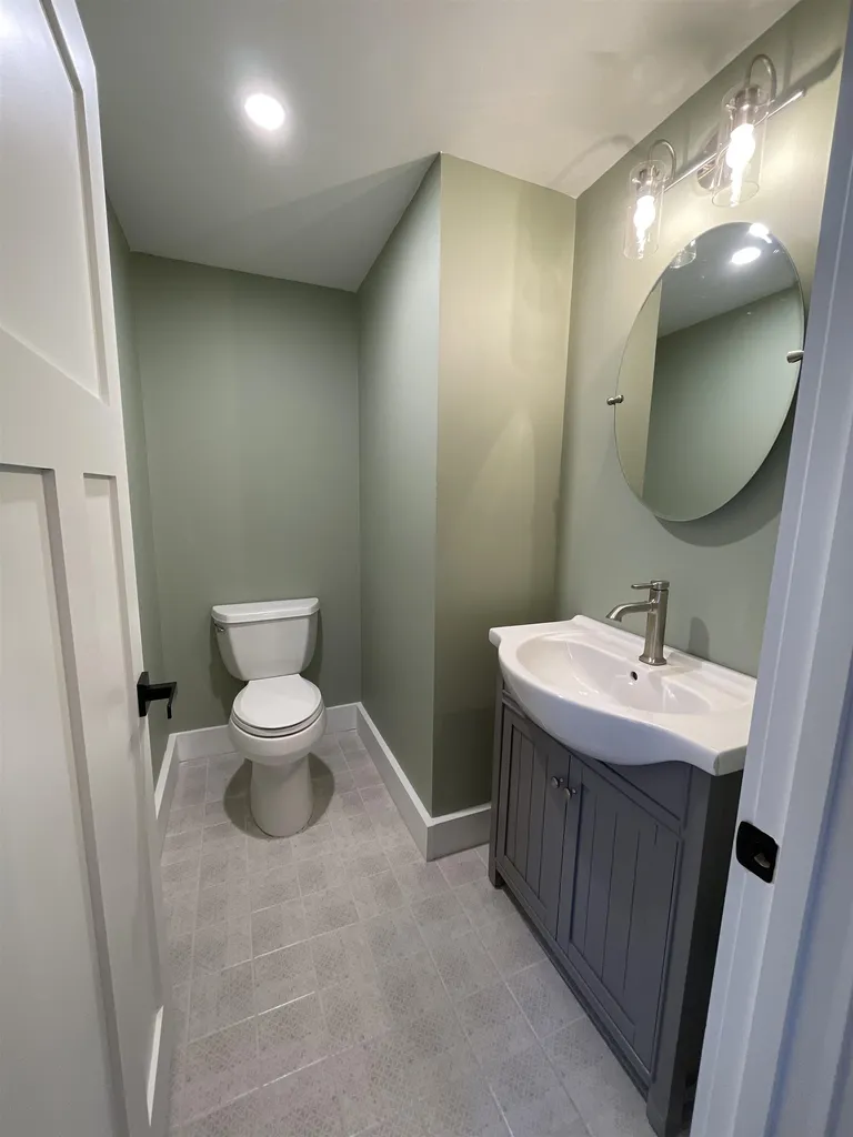 239 North Main Street Wolfeboro NH 03894