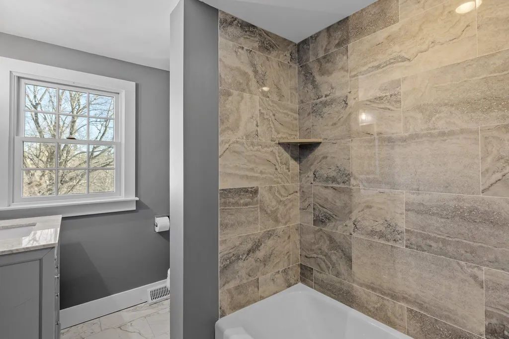 239 North Main Street Wolfeboro NH 03894