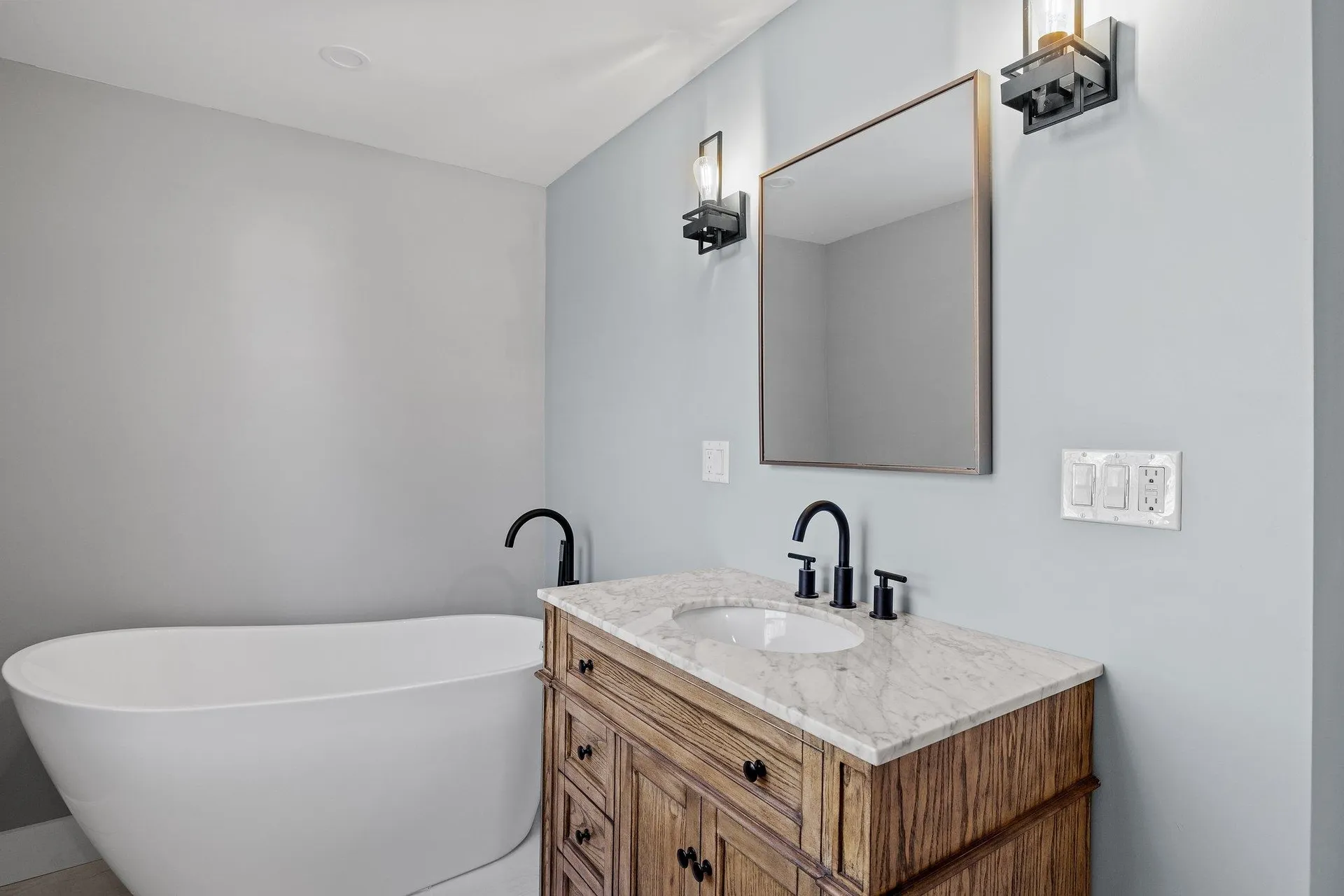 239 North Main Street Wolfeboro NH 03894