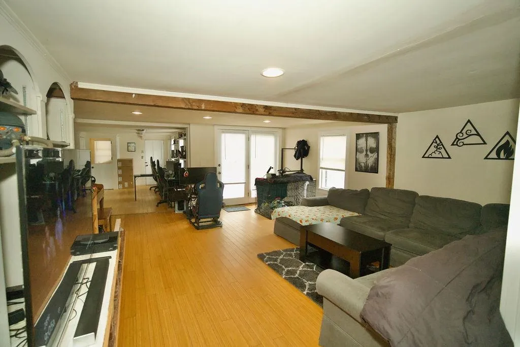 12 River Road New Boston NH 03070