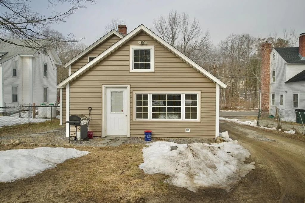 12 River Road New Boston NH 03070